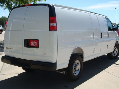 New 2026 Chevrolet Express 3500 Extended w/ Driver Convenience Package RWD image 4