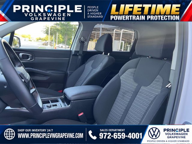 Used 2026 Kia Sorento LX FWD image 12