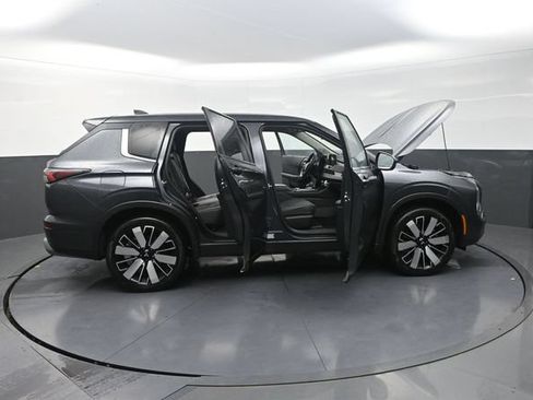 Used 2025 Mitsubishi Outlander SE AWD/4WD image 46
