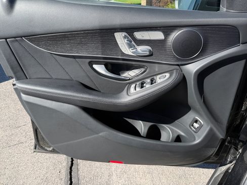 Used 2022 Mercedes-Benz GLC 300 4MATIC image 13