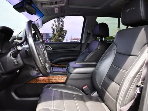 Used 2015 GMC Yukon Denali w/ Touring Package AWD/4WD image 18