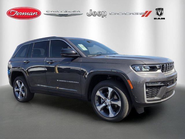New 2026 Jeep Grand Cherokee Limited w/ Luxury Tech Group II RWD image 1