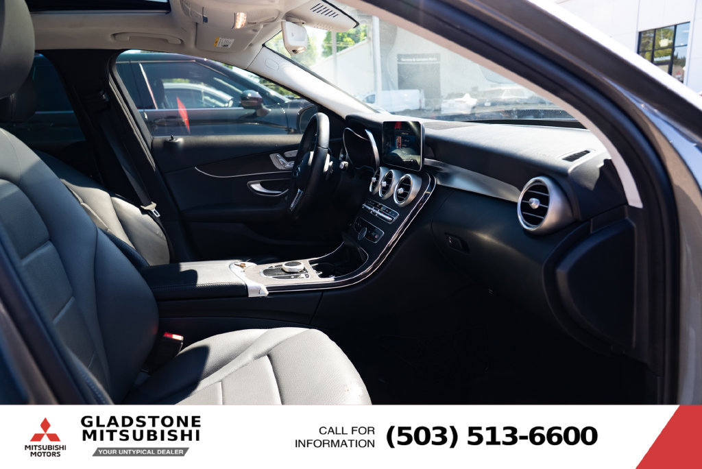 Used 2019 Mercedes-Benz C 300 Sedan image 25