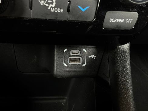 Used 2025 Jeep Compass Limited AWD/4WD image 25