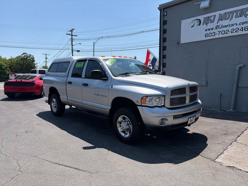 Used 2004 Dodge Ram 3500 Truck SLT w/ Sport Appearance Group AWD/4WD image 2