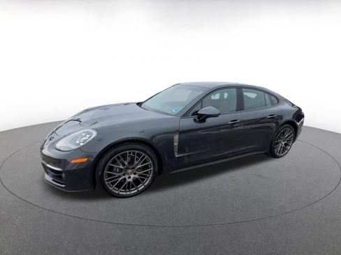 Used 2023 Porsche Panamera image 9