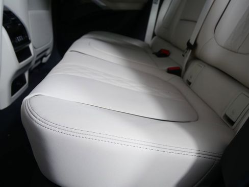 Used 2026 BMW X6 xDrive40i image 16