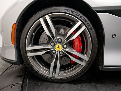 Used 2019 Ferrari Portofino RWD image 44