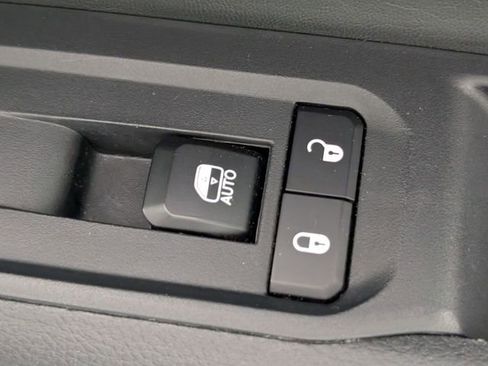 Used 2025 Jeep Compass Trailhawk w/ Trailer Tow Group AWD/4WD image 33