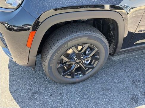 New 2026 Jeep Grand Cherokee Altitude AWD/4WD image 7