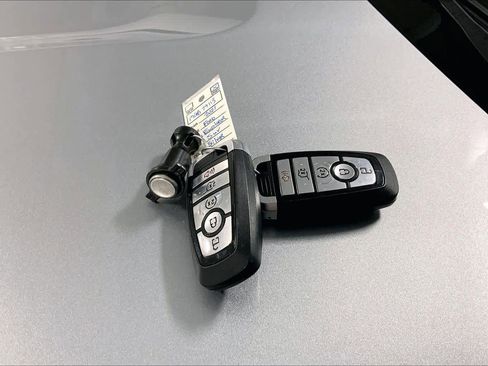 Used 2021 Ford Explorer XLT w/ Equipment Group 202A image 14