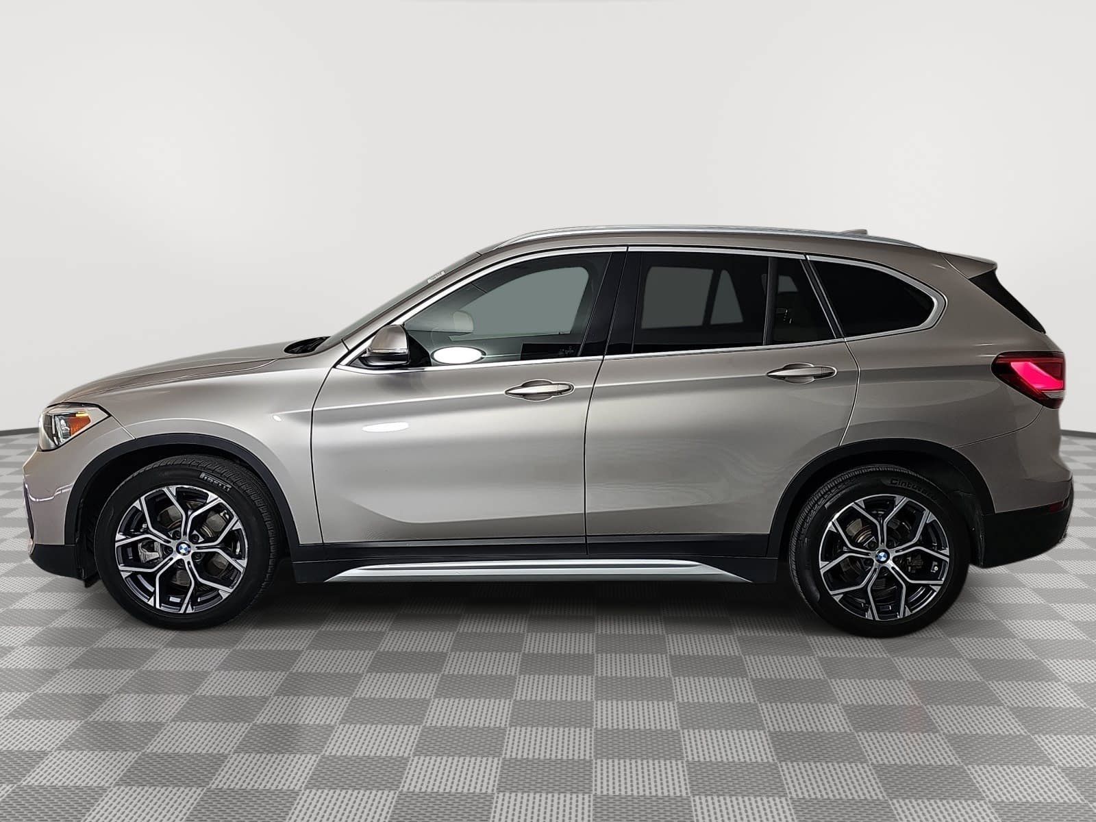 Used 2021 BMW X1 xDrive28i w/ Convenience Package AWD/4WD image 5