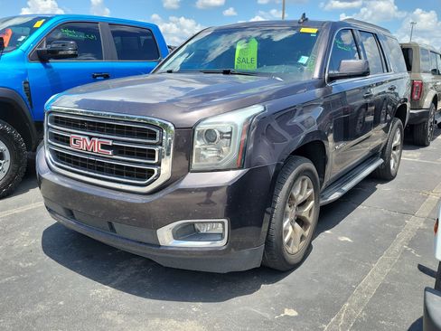 Used 2018 GMC Yukon SLE w/ SLE Value Package RWD image 3