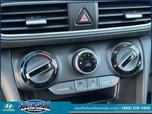 Certified 2021 Hyundai Kona SEL AWD/4WD image 27