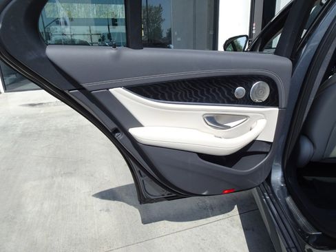 Used 2022 Mercedes-Benz E 350 Sedan image 15