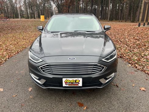 Used 2018 Ford Fusion Titanium image 3
