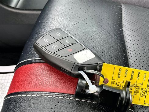 Certified 2024 Chevrolet Traverse RS w/ LPO, Floor Liner Package image 11