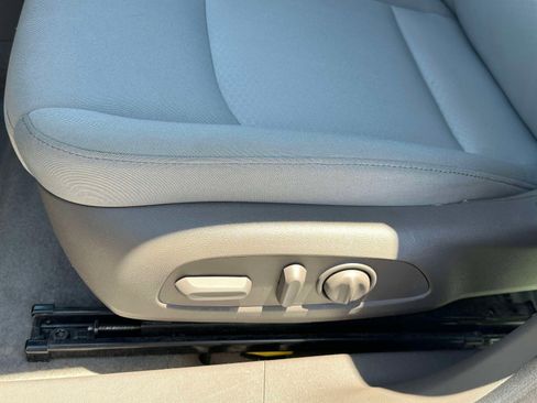 Used 2025 Chevrolet Malibu LT FWD image 21