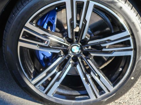 Used 2023 BMW 760i xDrive w/ Luxury Rear Seating Package image 10