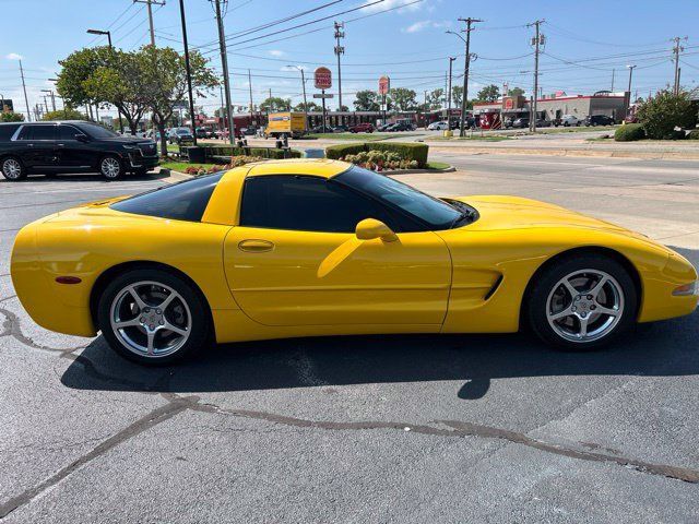 Used 2001 Chevrolet Corvette Coupe w/ Preferred Equipment Group2 RWD image 6
