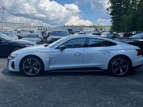 Used 2024 Audi e-tron GT Prestige AWD/4WD image 8