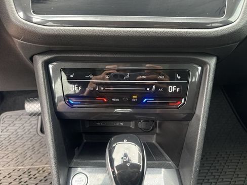 Used 2023 Volkswagen Tiguan SE FWD image 20