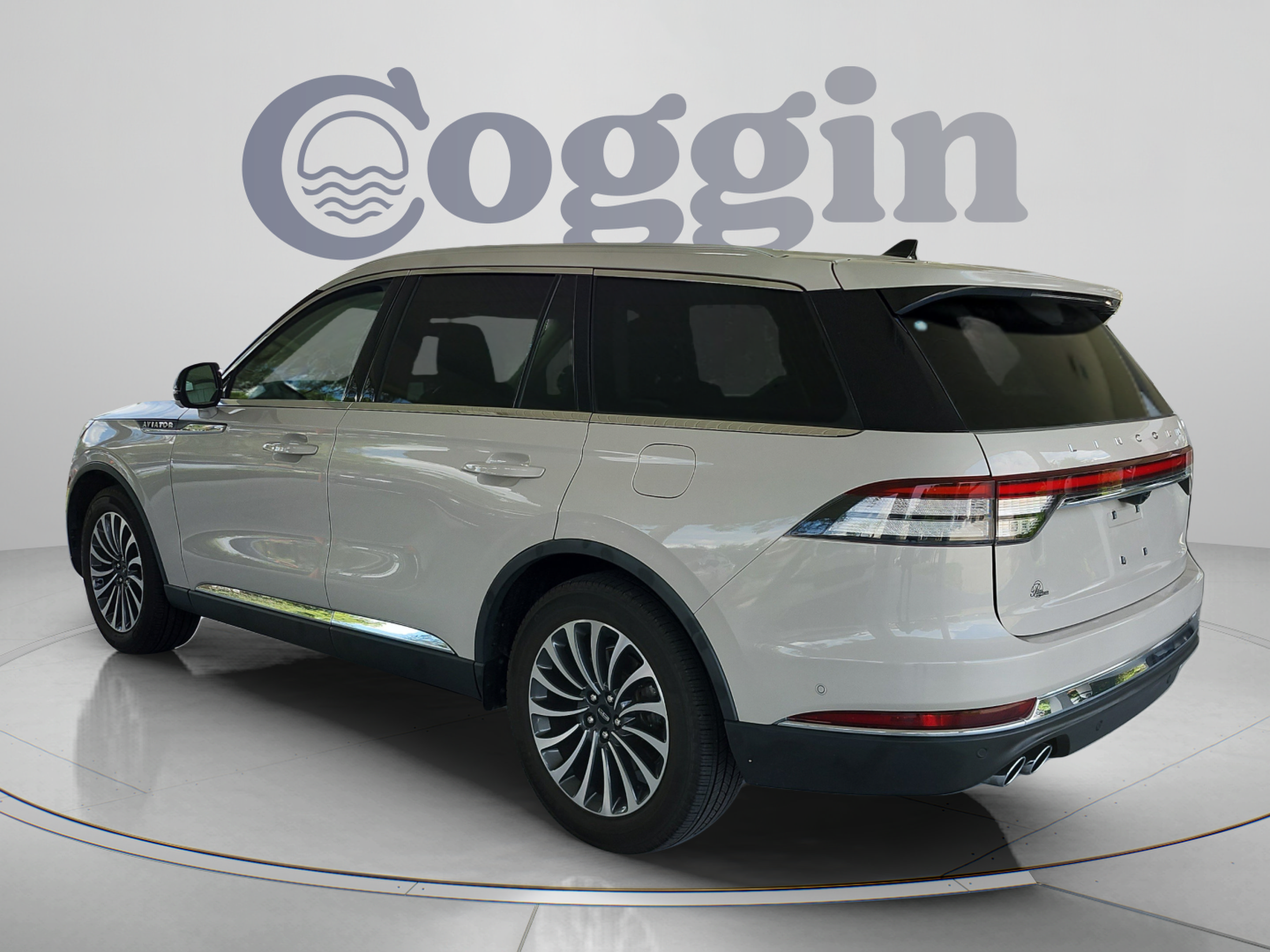 Used 2024 Lincoln Aviator Reserve RWD image 3
