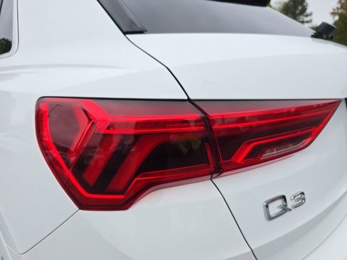 Used 2023 Audi Q3 2.0T Premium Plus w/ Premium Plus Package image 33