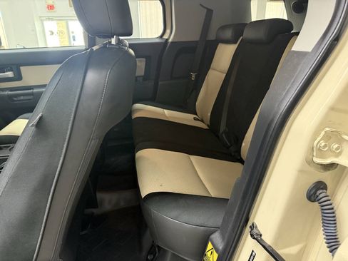 Used 2010 Toyota FJ Cruiser 4WD image 13