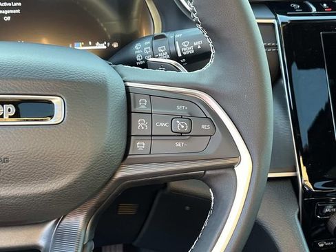 New 2025 Jeep Grand Cherokee Laredo X w/ Luxury Tech Group I image 27