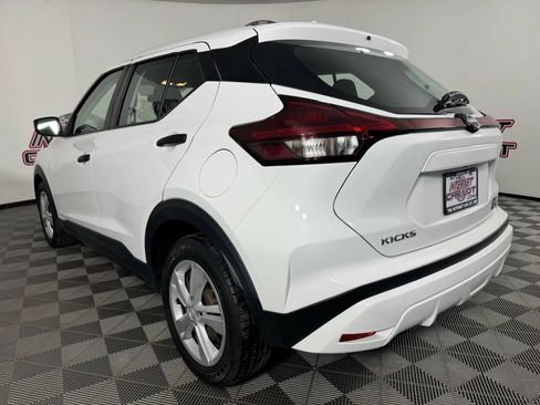 Used 2022 Nissan Kicks S image 25
