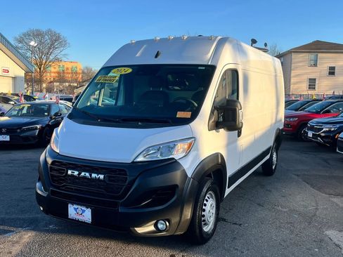 Used 2024 RAM ProMaster 2500 w/ Convenience Group image 1