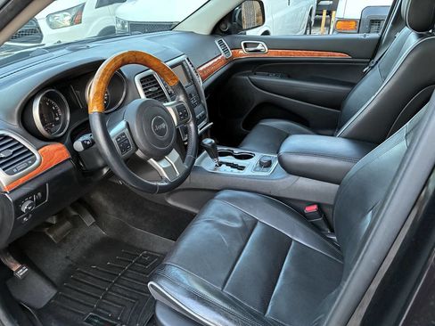 Used 2013 Jeep Grand Cherokee Overland image 15