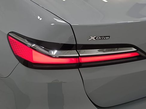 Certified 2025 BMW 740i xDrive AWD/4WD image 29
