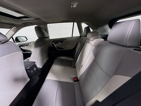 Certified 2020 Toyota RAV4 XLE Premium FWD image 23