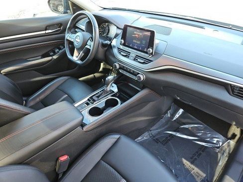 Used 2023 Nissan Altima 2.5 SR image 14
