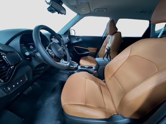 Used 2025 Kia Soul EX FWD image 22