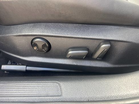 Used 2015 Volkswagen Golf SEL image 27