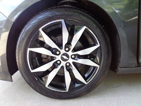 Used 2016 Chevrolet Malibu LT w/ Leather Package FWD image 8