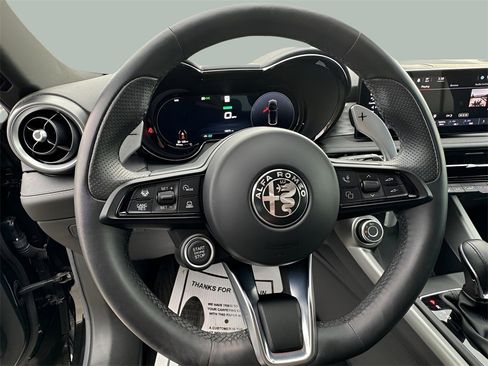 Used 2024 Alfa Romeo Tonale Ti w/ Active Assist Package image 8