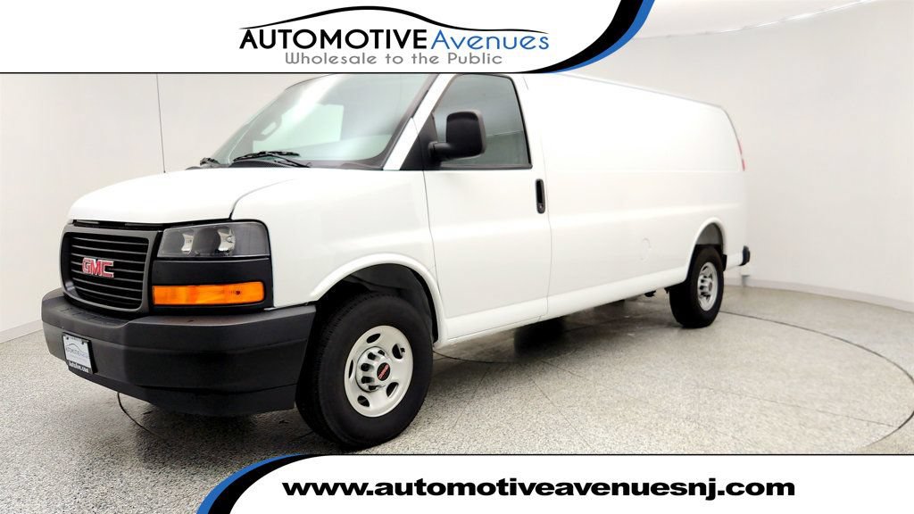 Used 2025 GMC Savana 3500 Extended RWD image 1