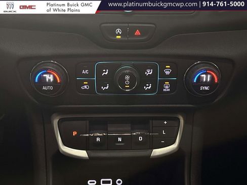 Used 2024 GMC Terrain SLE w/ Driver Convenience Package image 28