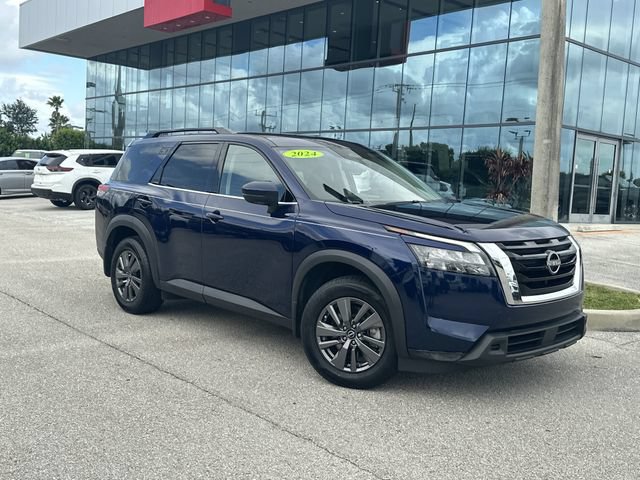 Certified 2024 Nissan Pathfinder SV FWD image 2
