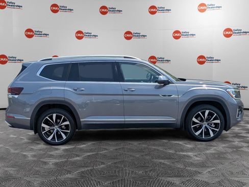 Used 2024 Volkswagen Atlas SEL Premium R-Line AWD/4WD image 4