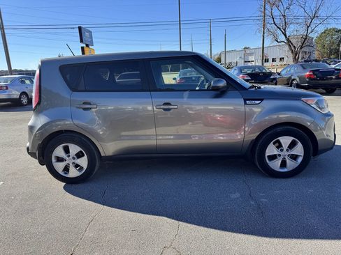 Used 2015 Kia Soul FWD image 6