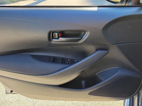 Used 2025 Toyota Corolla LE image 13