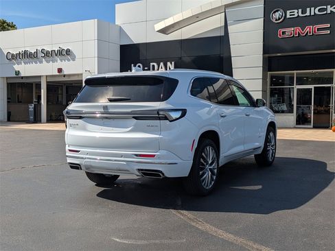 New 2026 Buick Enclave Avenir w/ Super Cruise Package image 4
