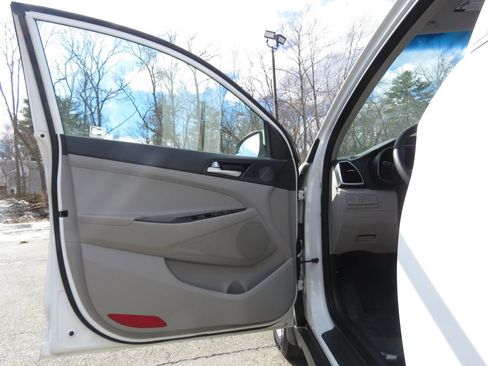 Used 2020 Hyundai Tucson SE image 9