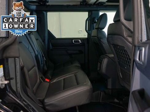 Used 2025 Ford Bronco Badlands image 32