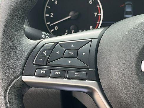 Used 2023 Nissan Altima 2.5 SV image 16